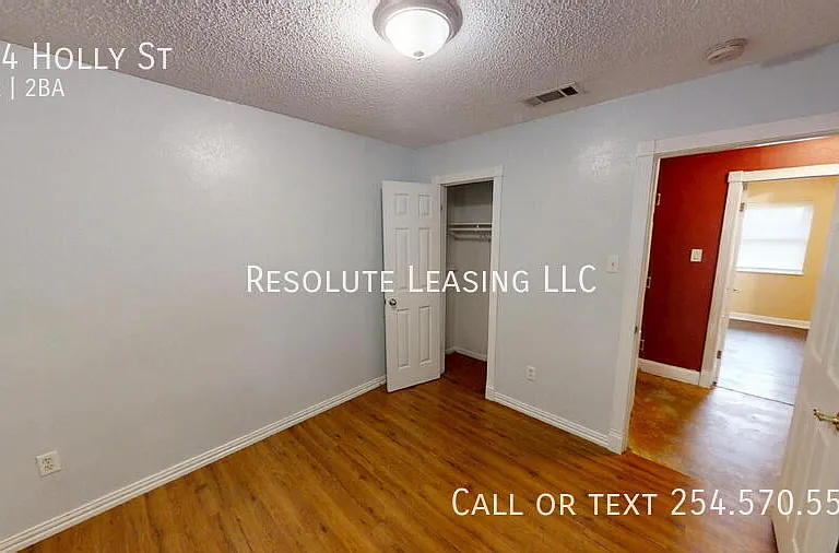 924 Holly St — Photo 19