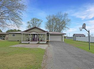 602 E Pike St, Kirklin, IN