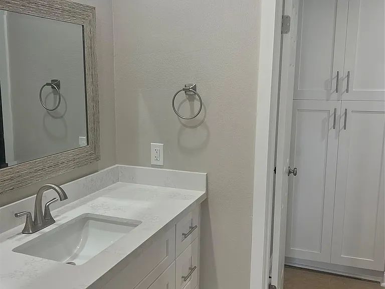 3300 Yorktown St #19 — Photo 5