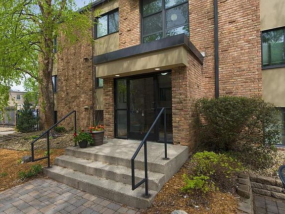 2nd image of 2530 1st Ave S APT 105
