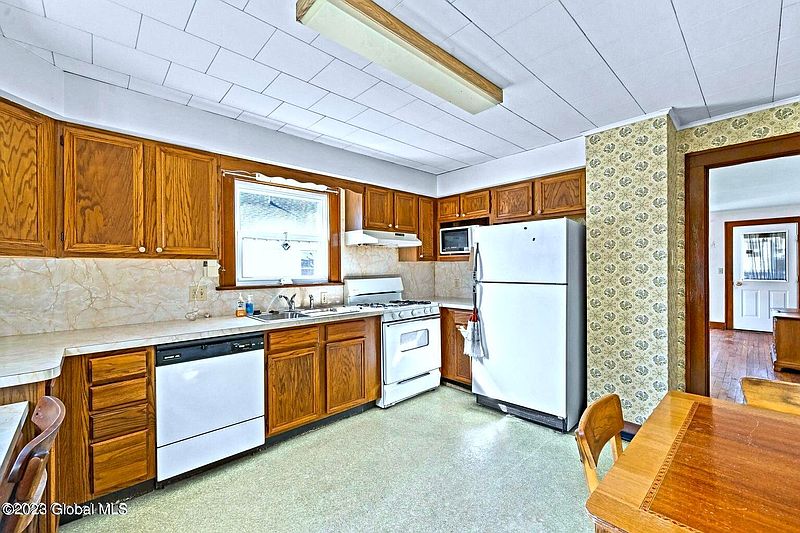3rd image of 5 Terrace Avenue
