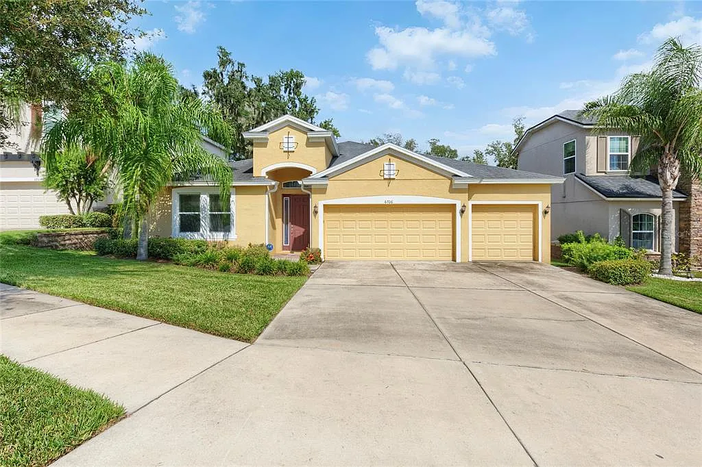 3 bed, 3.0 bath, 2390 sqft, $2,850 — Photo 1