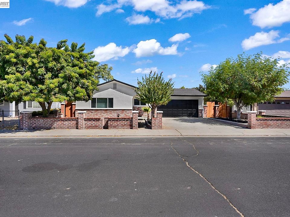 1st image of 587 Somoa Ln