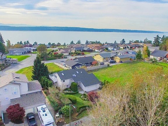 2nd image of 776 Malabar Dr