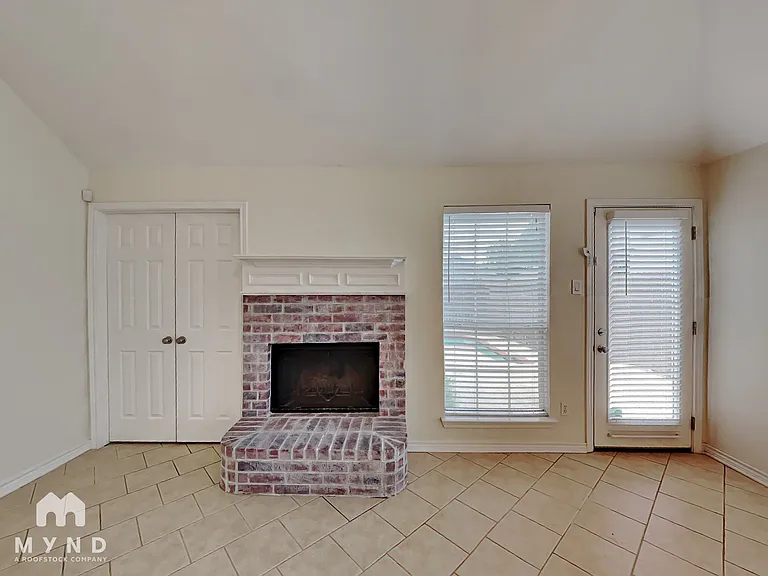 1257 Christopher Ln — Photo 5