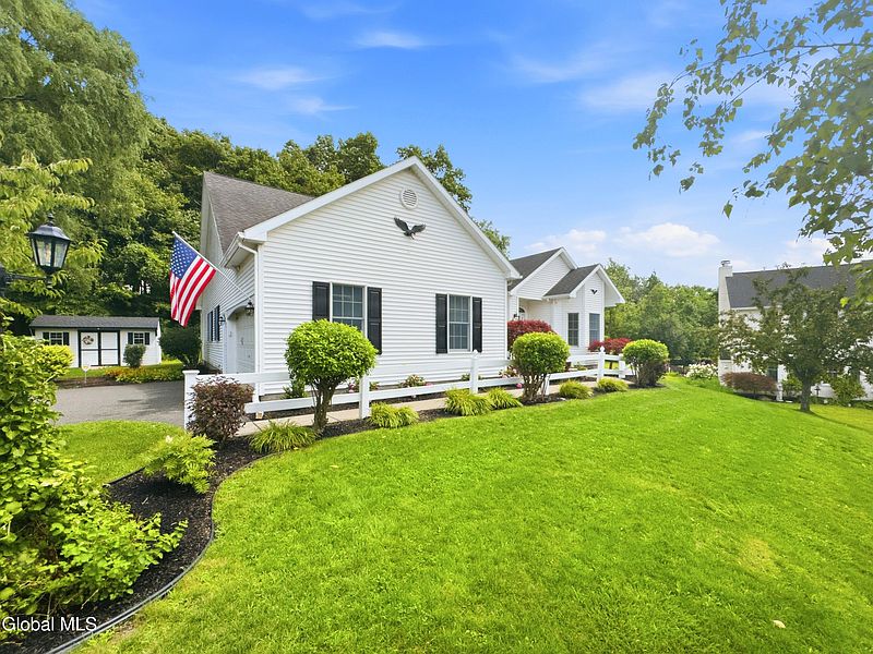 3rd image of 6 Sawyer Place