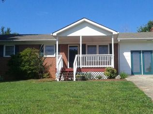 5507 Valley Field Rd, Hickory, NC 28602