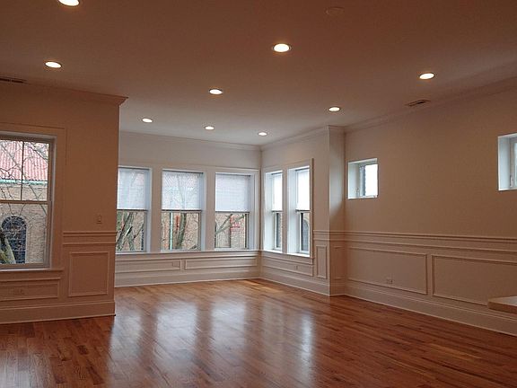2nd image of 7310 N Claremont Ave #3