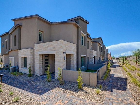 2nd image of 600 N Carriage Hill Dr #1001