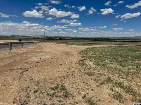 305 Cutthroat Dr, Saratoga, WY 82331