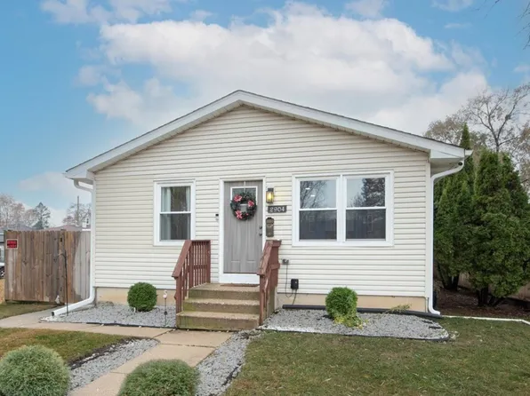 2904 Gilboa Ave, Zion, IL 60099