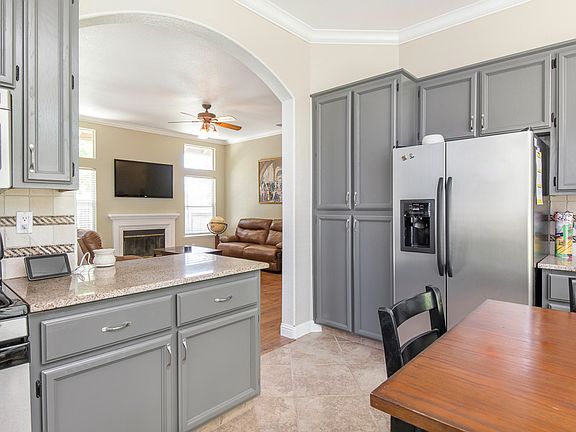 3rd image of 6318 Emerald Dr