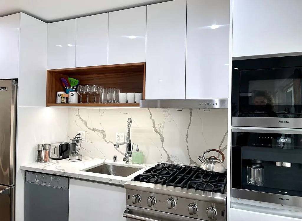 Unit Photo - 1267 N Laurel Ave #6