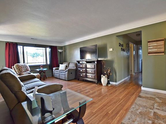 4th image of 2536 Robinhood Dr