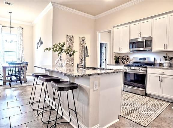 3rd image of 502 Eagles Nest Cir