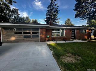 1615 Ladd Rd, Wolverine Lake, MI 48390