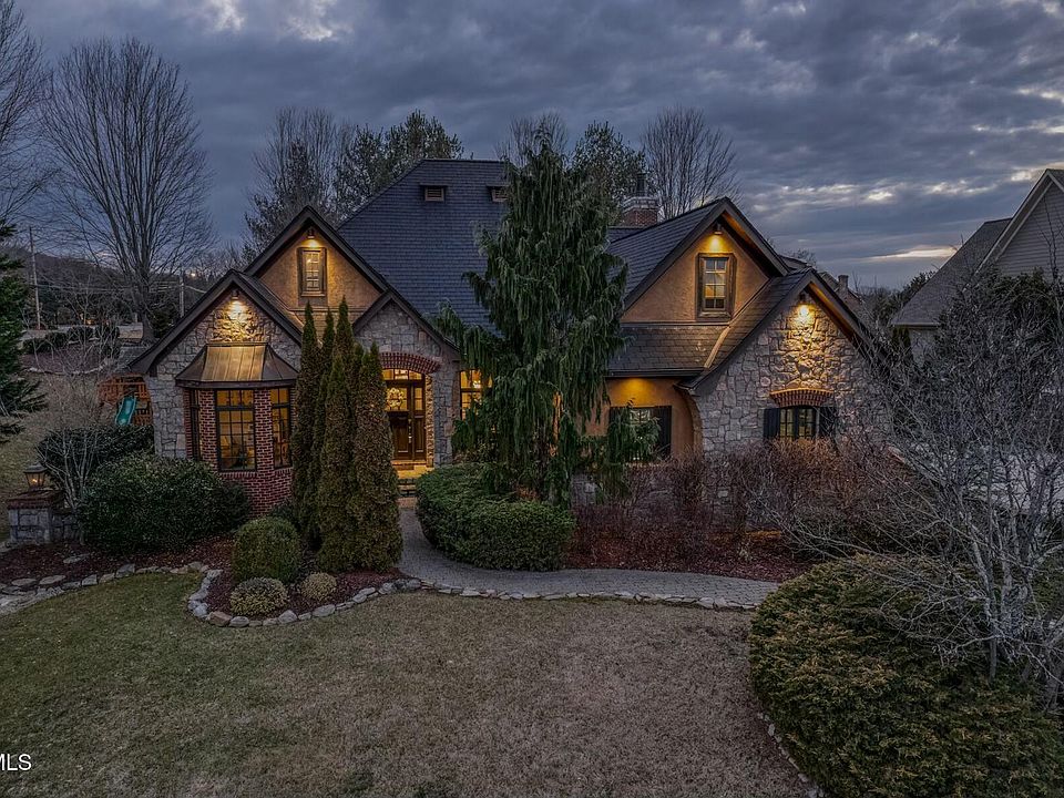 1st image of 19 Sweet Water Ct