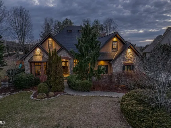 19 Sweet Water Ct, Johnson City, TN 37601