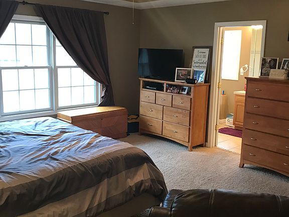 4th image of 244 Westfield Ln