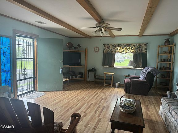 2nd image of 721 Circle Dr NE