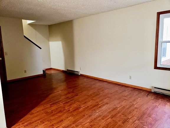 4th image of 3304 Oak Knoll Dr