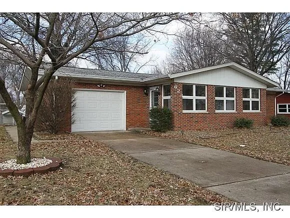623 Notre Dame Ave photo 1