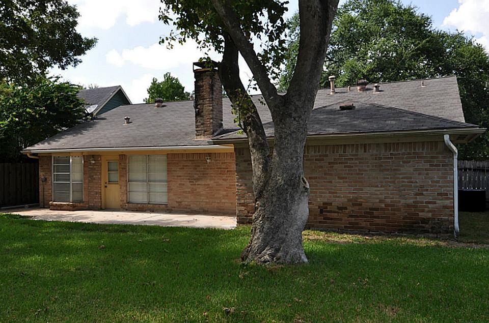 1st image of 2027 Arcadia Dr