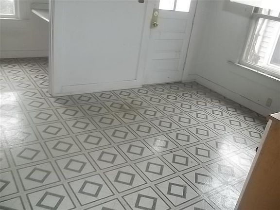 5th image of 1328 Arbor Ave