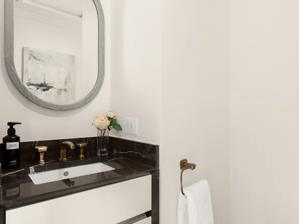 301 Park Avenue image 8 of 20