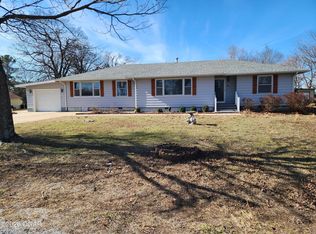 1271 S Plum Ln, Carthage, MO 64836