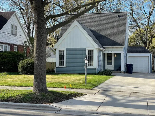 1520 Ruger Ave, Janesville, WI 53545