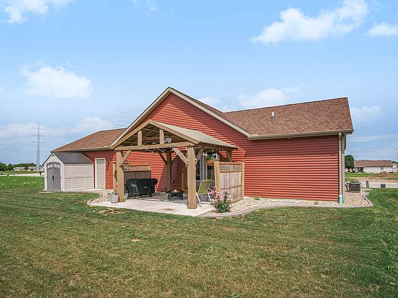 5th image of 1622 Clover Creek Ln