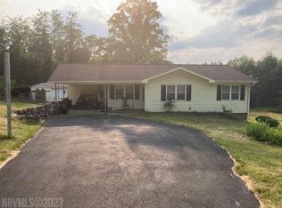 943 Franklin Pike SE, Floyd, VA 24091