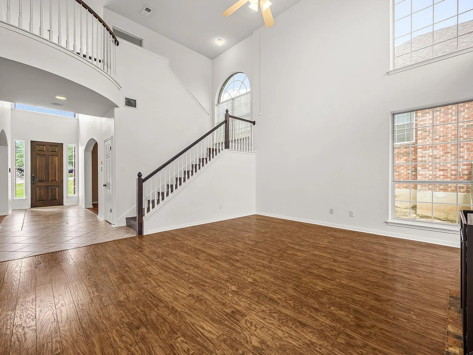 4 bed, 3.5 bath, 3125 sqft, $3,900 — Photo 1
