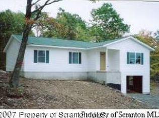 704 Firemans Ln, Forest City, PA 18421