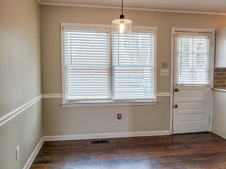 723 Skycliff Ct — Photo 16