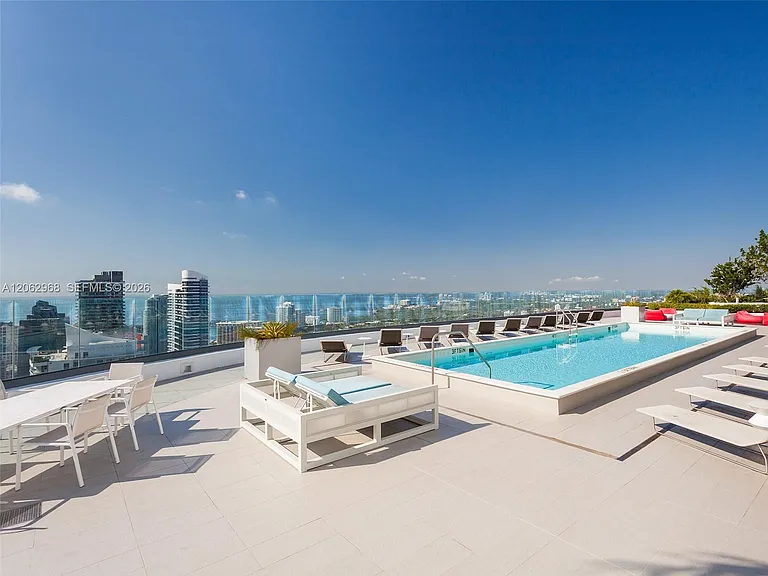 55 SW 9th St #3507 — Photo 4