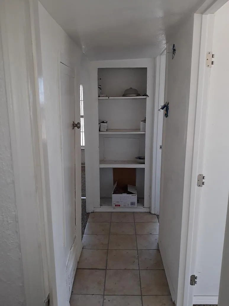 2 bed, 1000 sqft, $899 — Photo 4