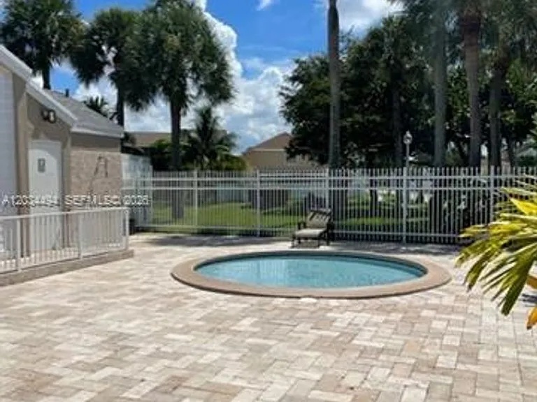 11160 SW 11th Pl — Photo 22