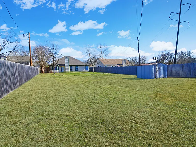 1502 Cedar Ln — Photo 15