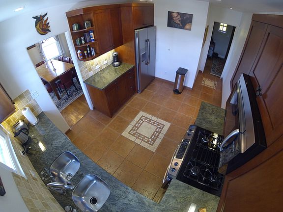 3rd image of 8467 Oakwood Ave