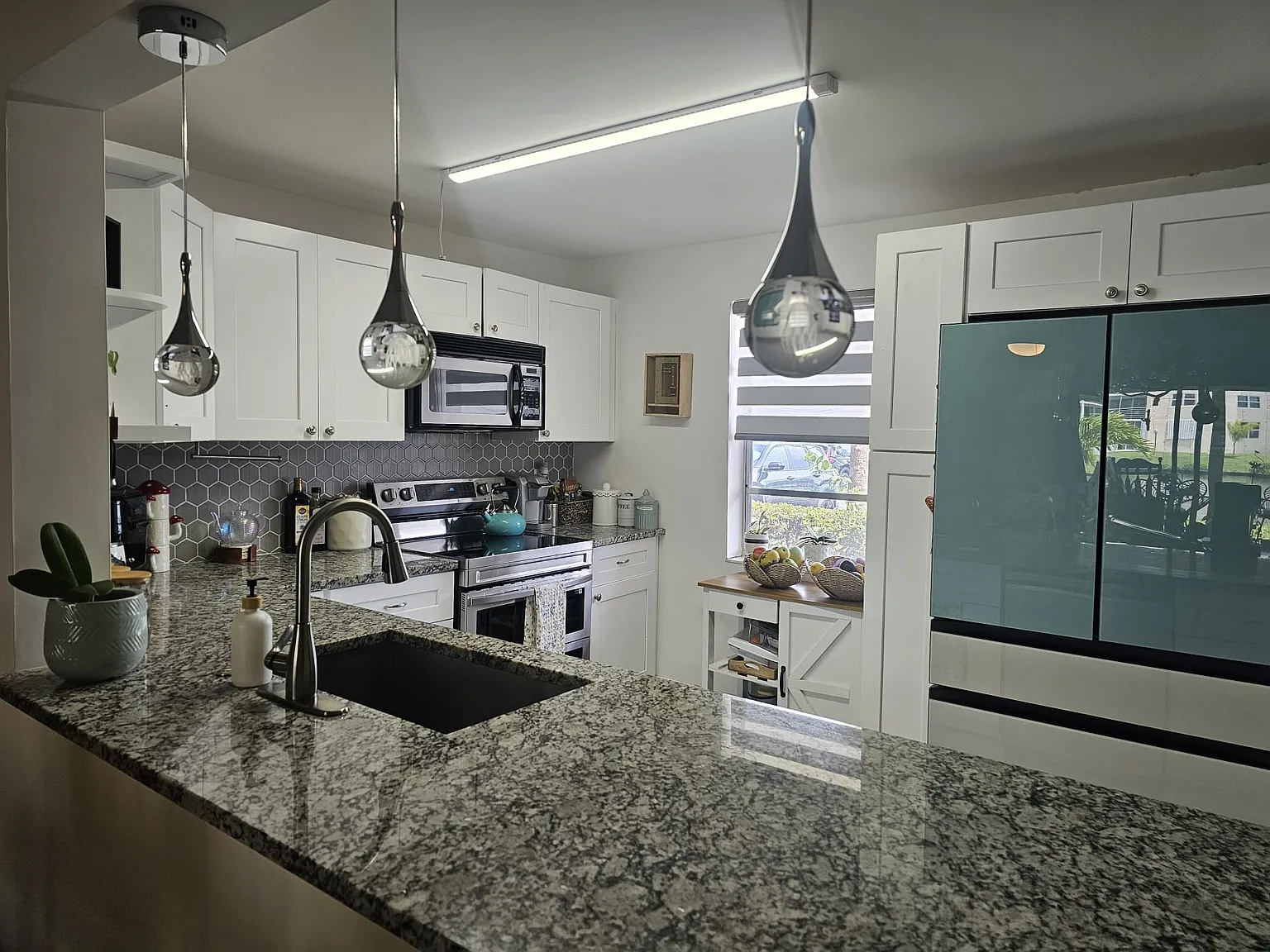 2 bed, 1190 sqft, $2,450 — Photo 1