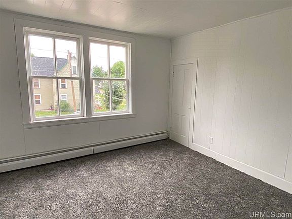 5th image of 407 N Pioneer Ave