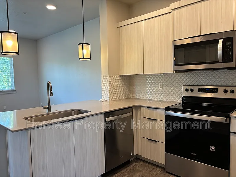 3711 S Council Spring Rd #301
