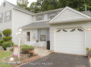 77 Mariners Cv, Freehold, NJ 07728