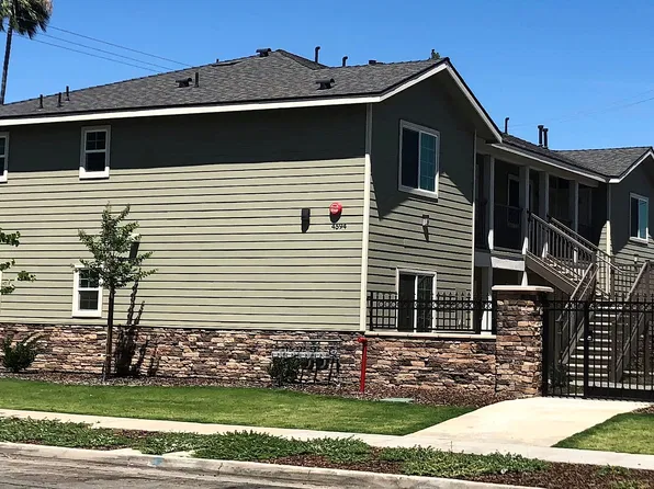 4594 N Sharon Ave #A, Fresno, CA 93726