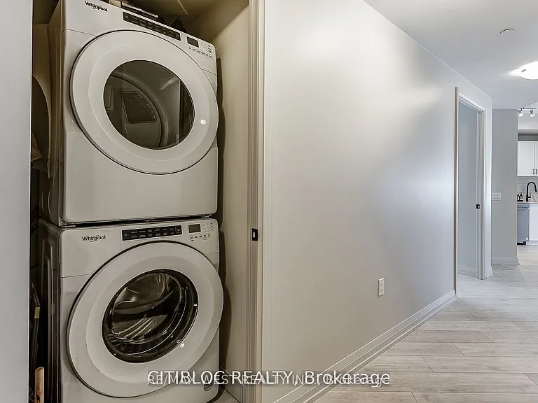 9000 Jane St #1408 — Photo 24