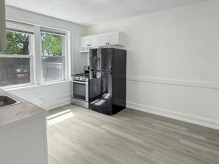 20-22 Lincoln St #15 — Photo 4