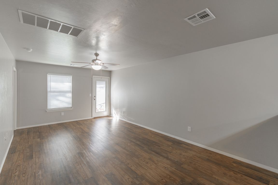 next background image