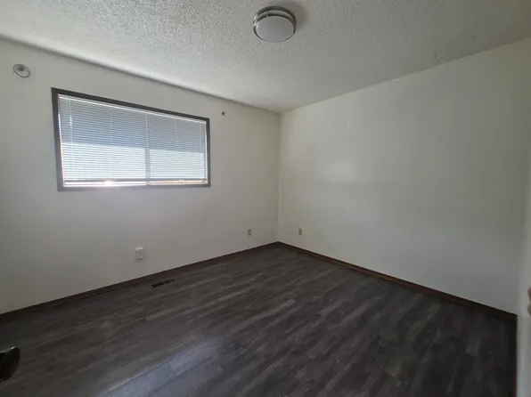16811 NE Glisan St, Portland, OR 97230